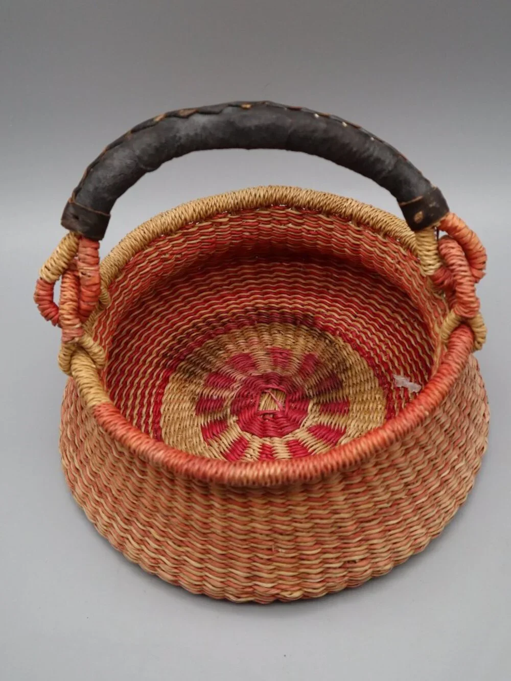 African Bolga Basket w/ Swinging Handle Ghana Elephant Grass & Leather 10 1/2